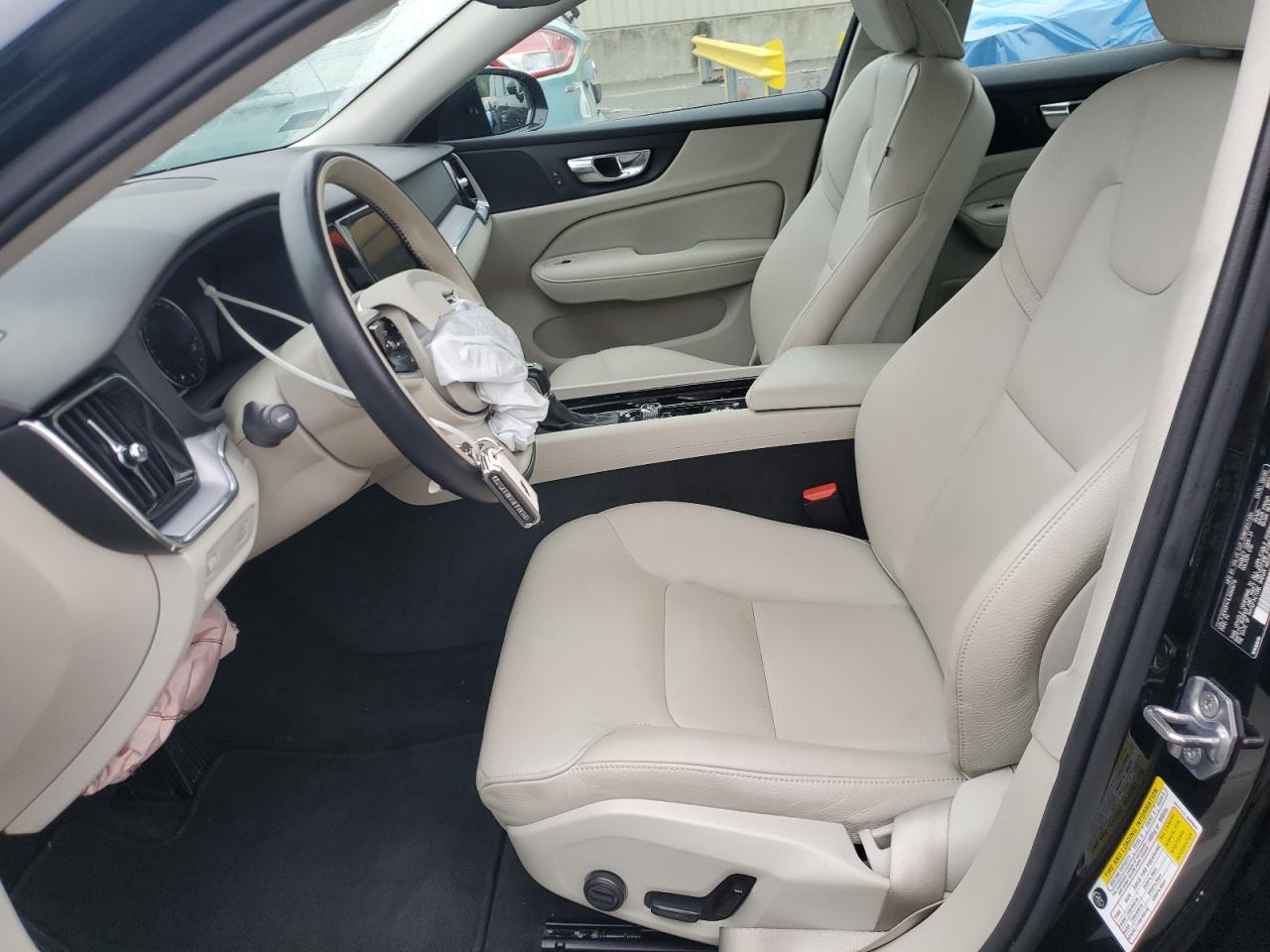 VOLVO S60 T5 MOMENTUM