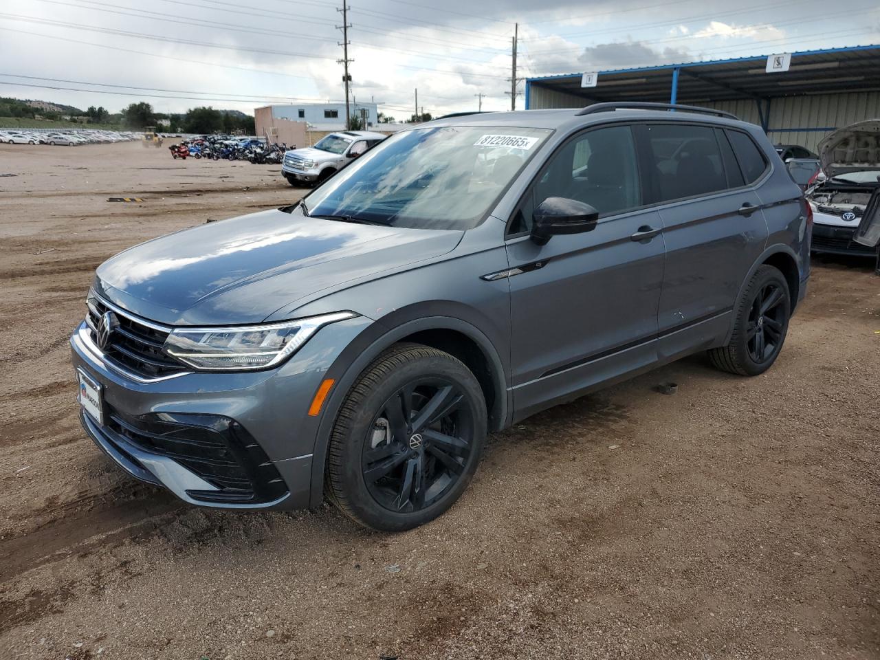 VOLKSWAGEN TIGUAN SE R-LINE BLACK