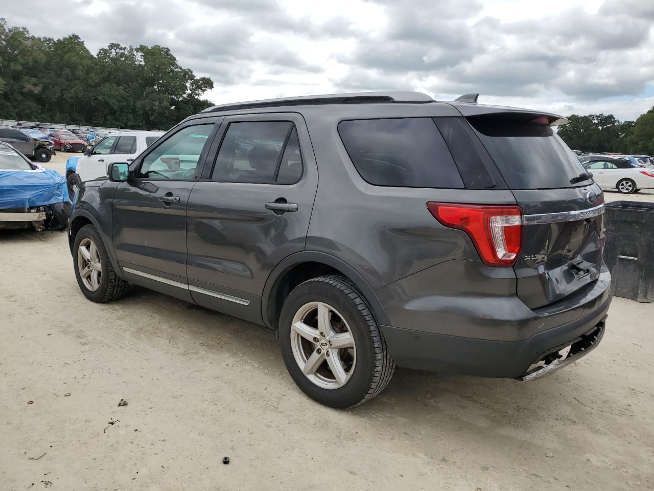 FORD EXPLORER XLT