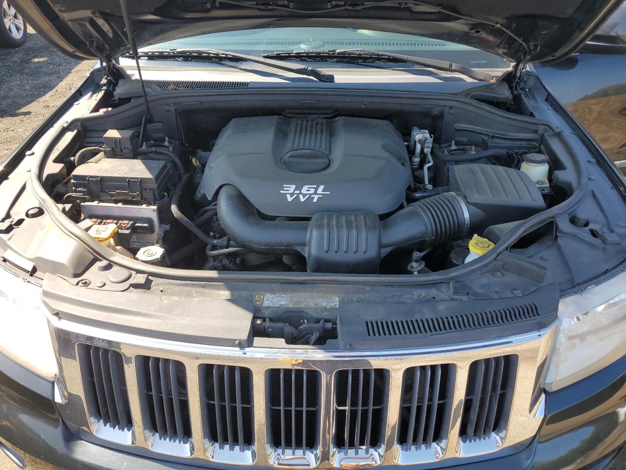 JEEP GRAND CHEROKEE LAREDO