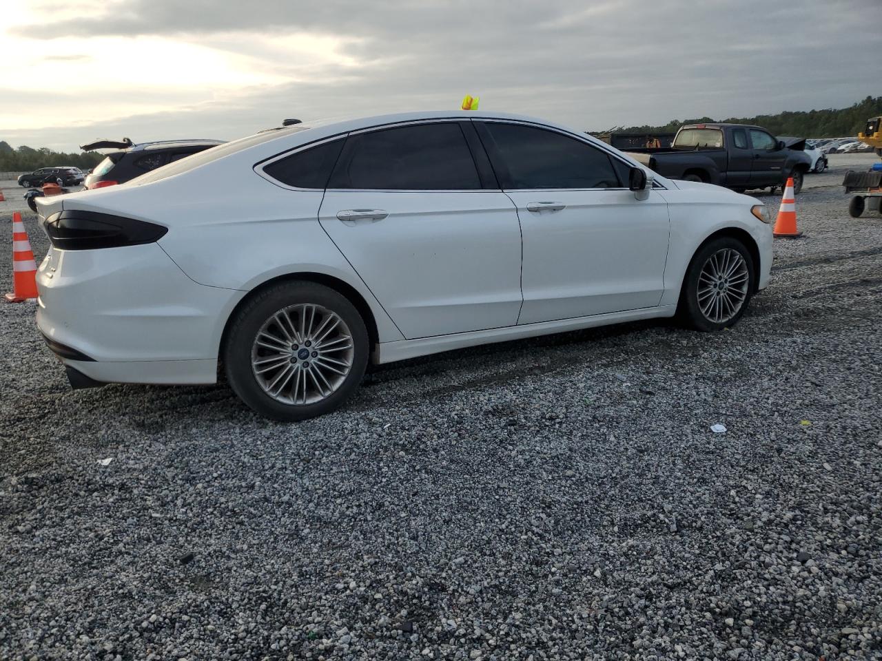 FORD FUSION SE