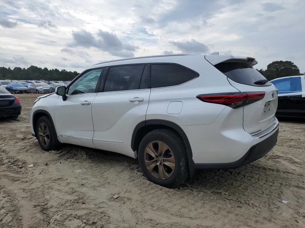 TOYOTA HIGHLANDER HYBRID XLE