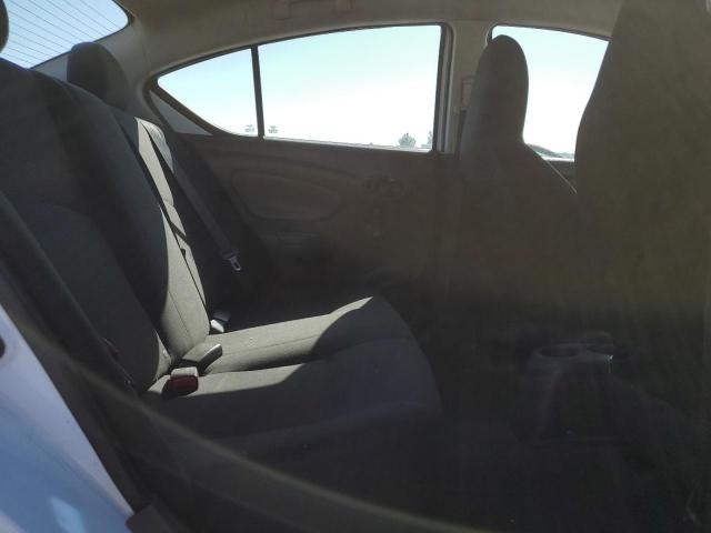 2015 NISSAN VERSA S 3N1CN7AP4FL834600