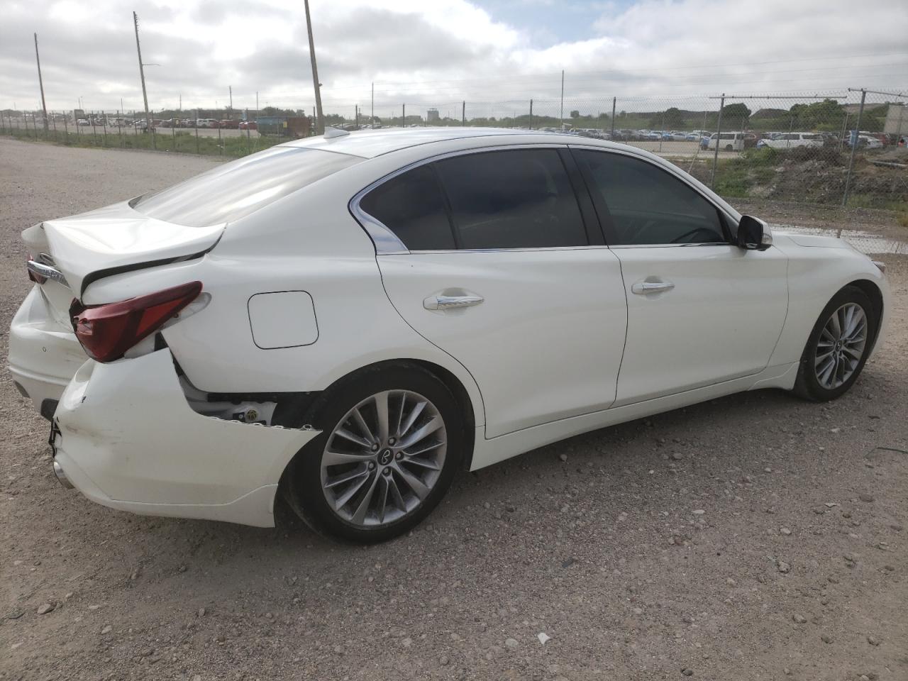 INFINITI Q50 LUXE