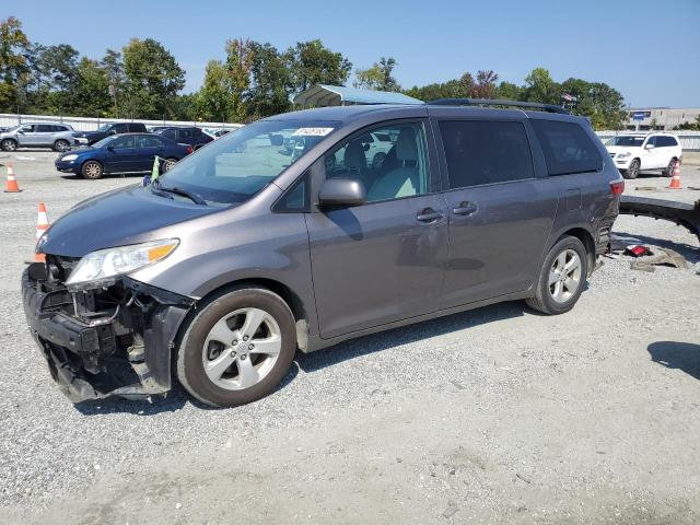TOYOTA SIENNA LE