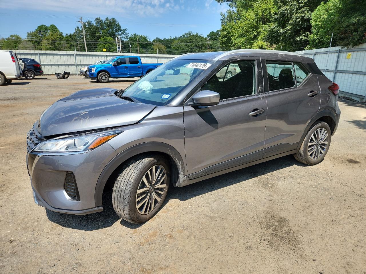 NISSAN KICKS SV
