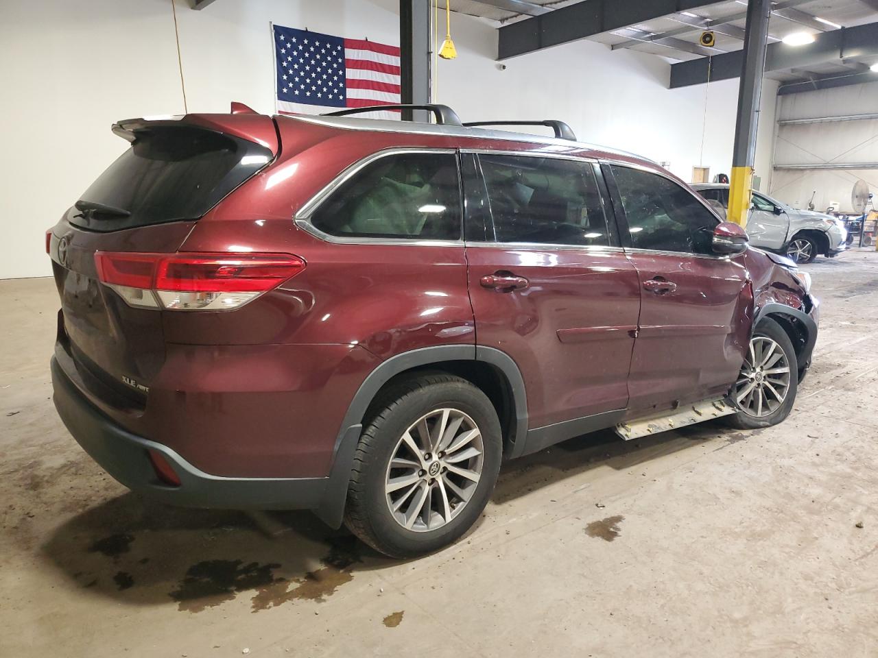 TOYOTA HIGHLANDER SE