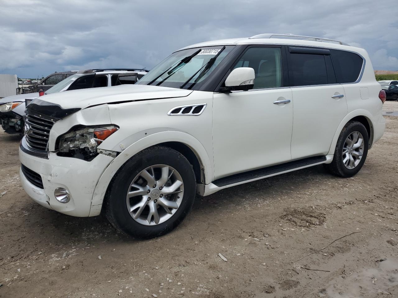 INFINITI QX56