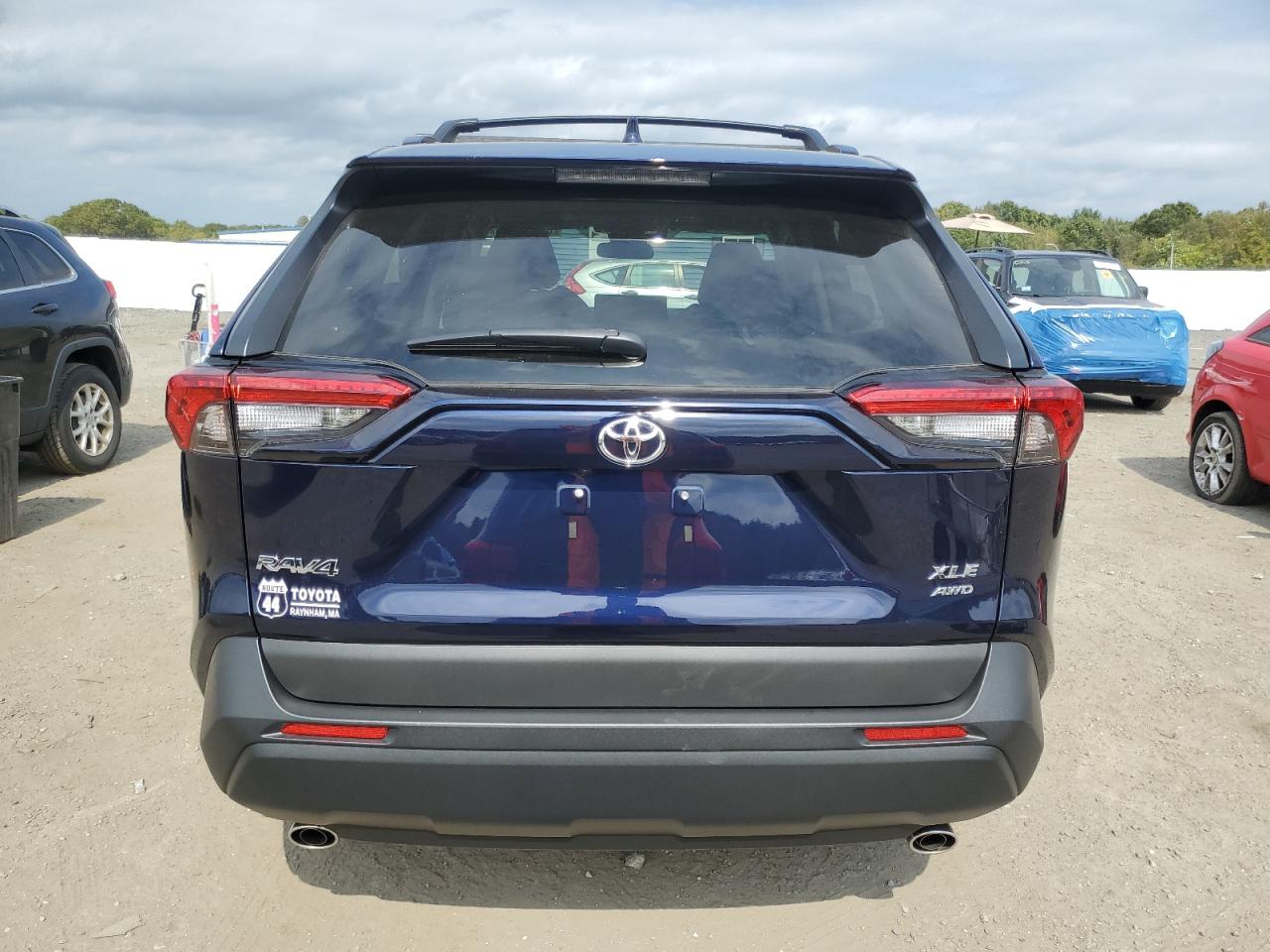 TOYOTA RAV4 XLE PREMIUM