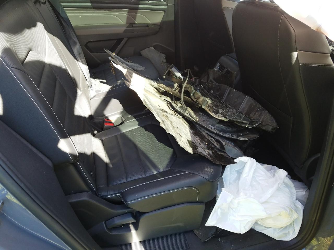 VOLKSWAGEN ATLAS CROSS SPORT SEL PREMIUM R-LINE