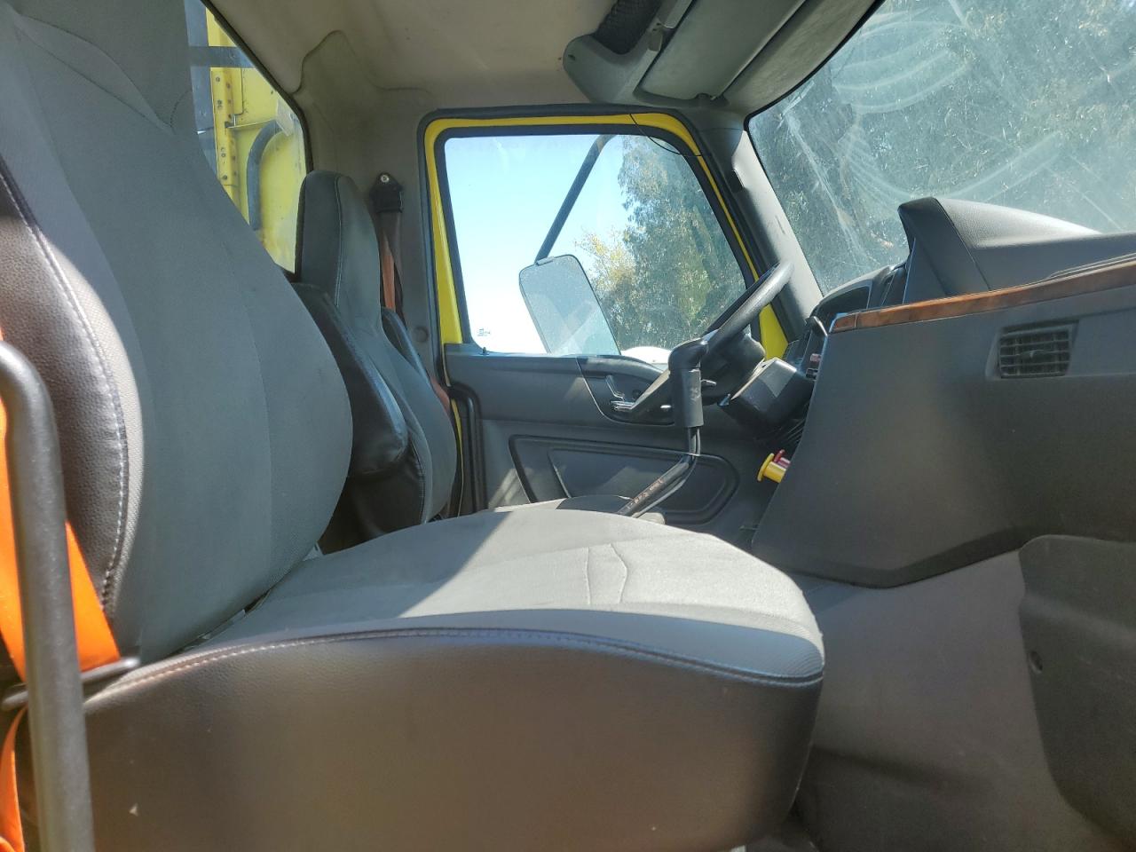 Lot #3241152765 2018 INTERNATIONAL RH613