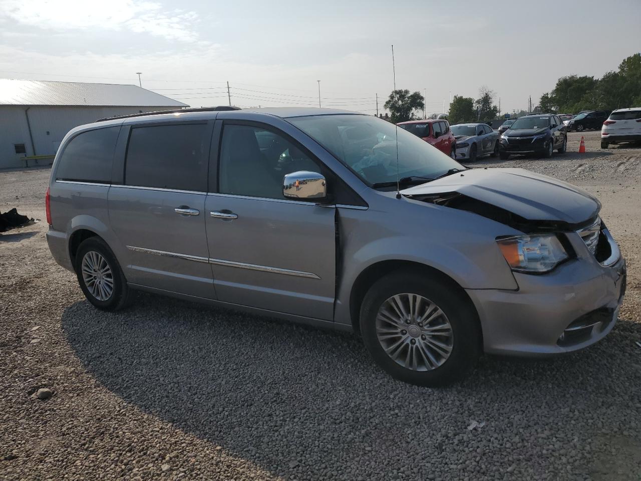 CHRYSLER TOWN & COUNTRY TOURING L
