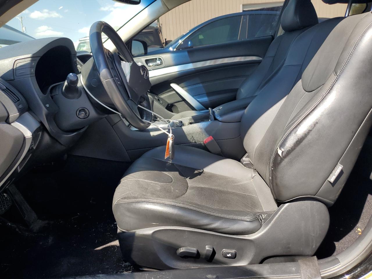 INFINITI Q60 JOURNEY