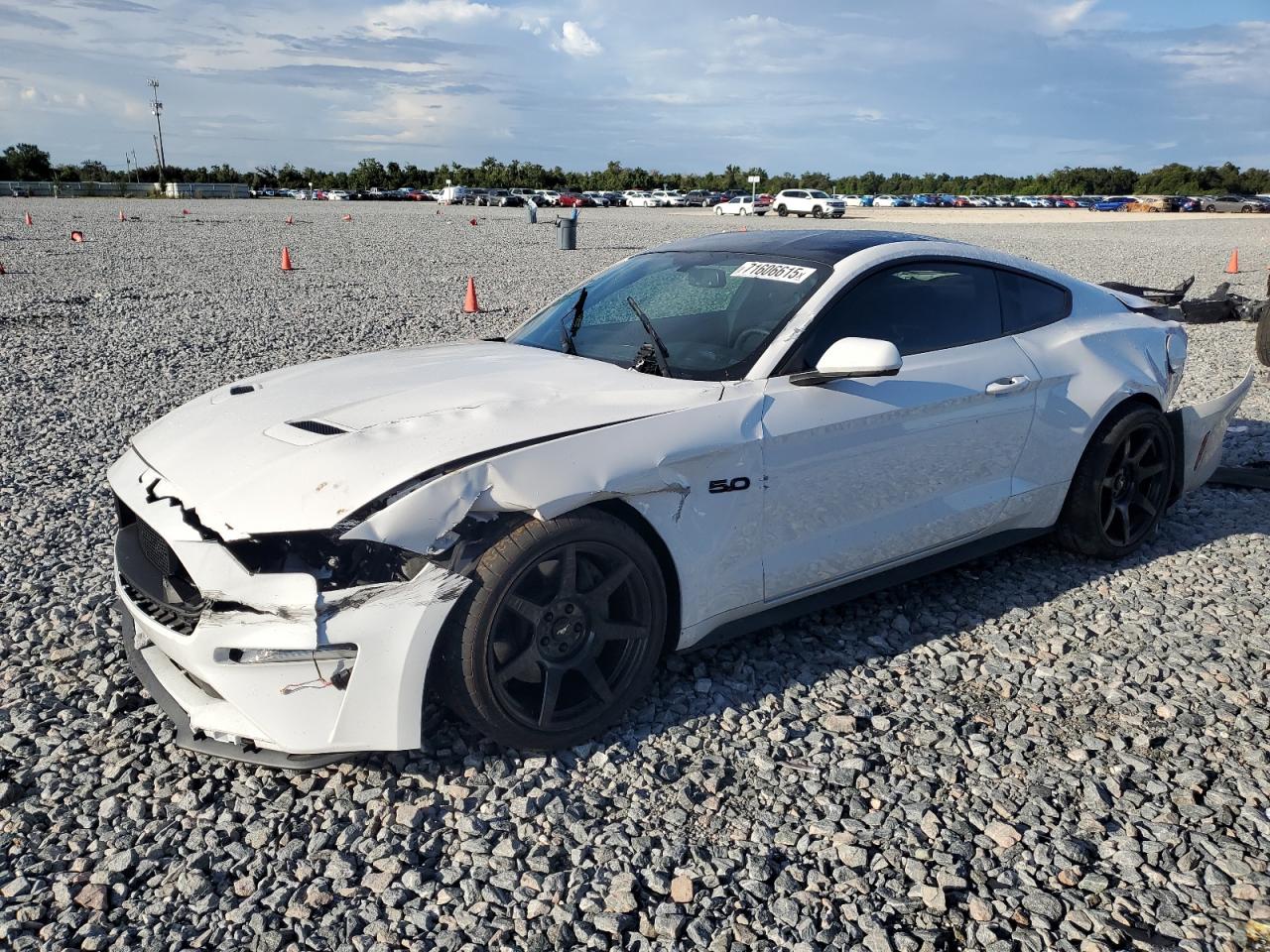 FORD MUSTANG GT