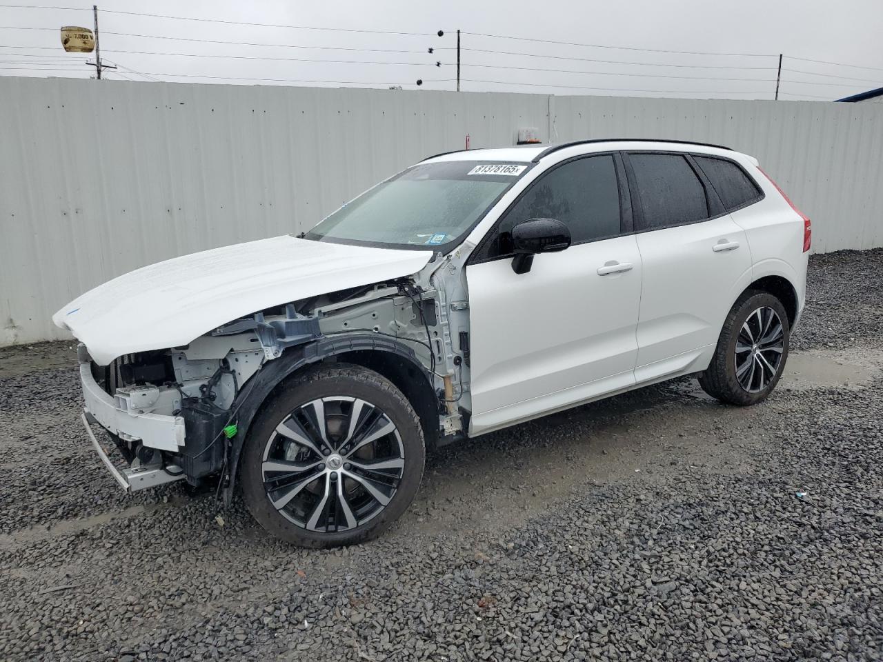 VOLVO XC60 PLUS
