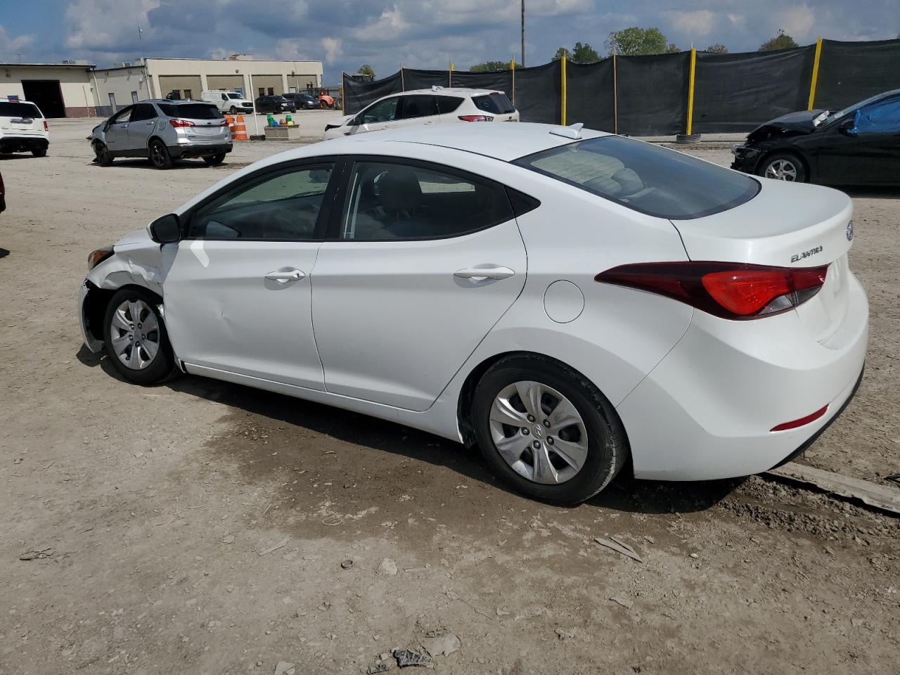 HYUNDAI ELANTRA SE