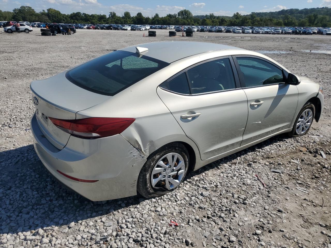 HYUNDAI ELANTRA SE
