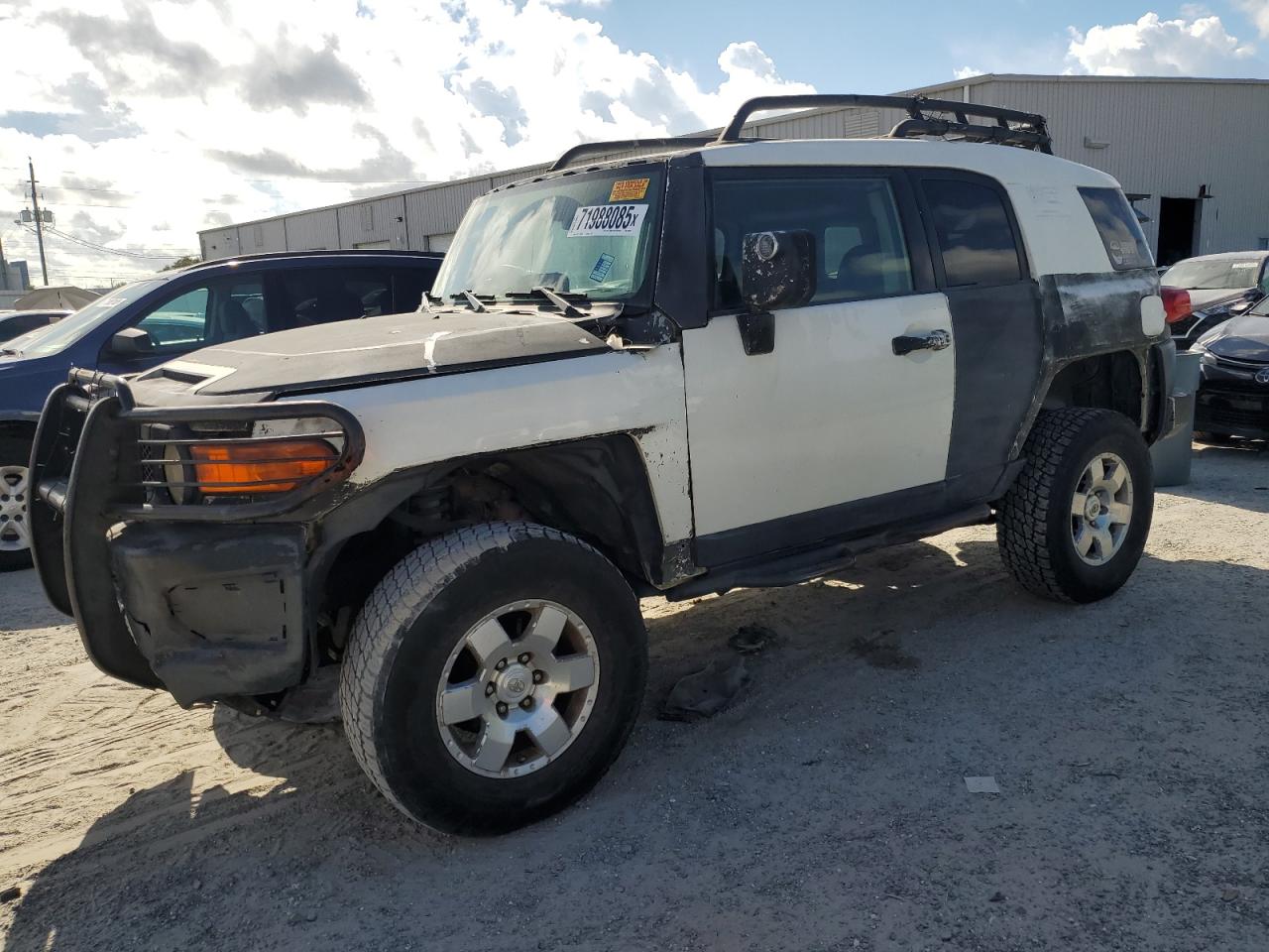 TOYOTA FJ CRUISER
