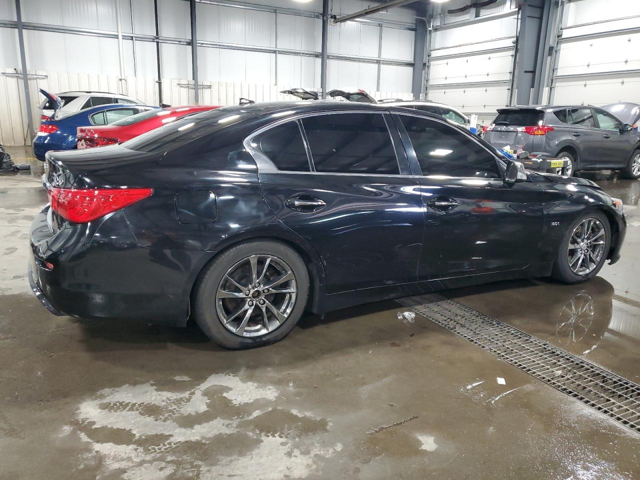 INFINITI Q50 PREMIUM