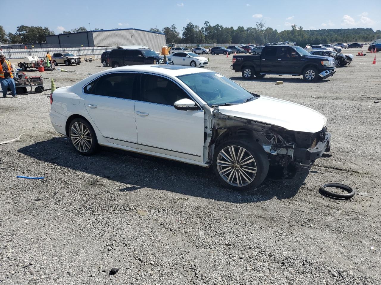 VOLKSWAGEN PASSAT SEL PREMIUM