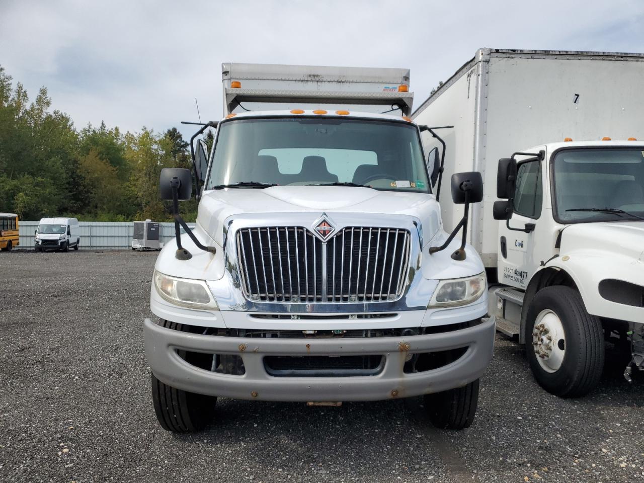 Lot #3257101356 2010 INTERNATIONAL 4000 4300