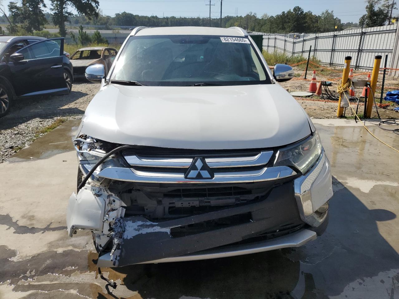 MITSUBISHI OUTLANDER SE