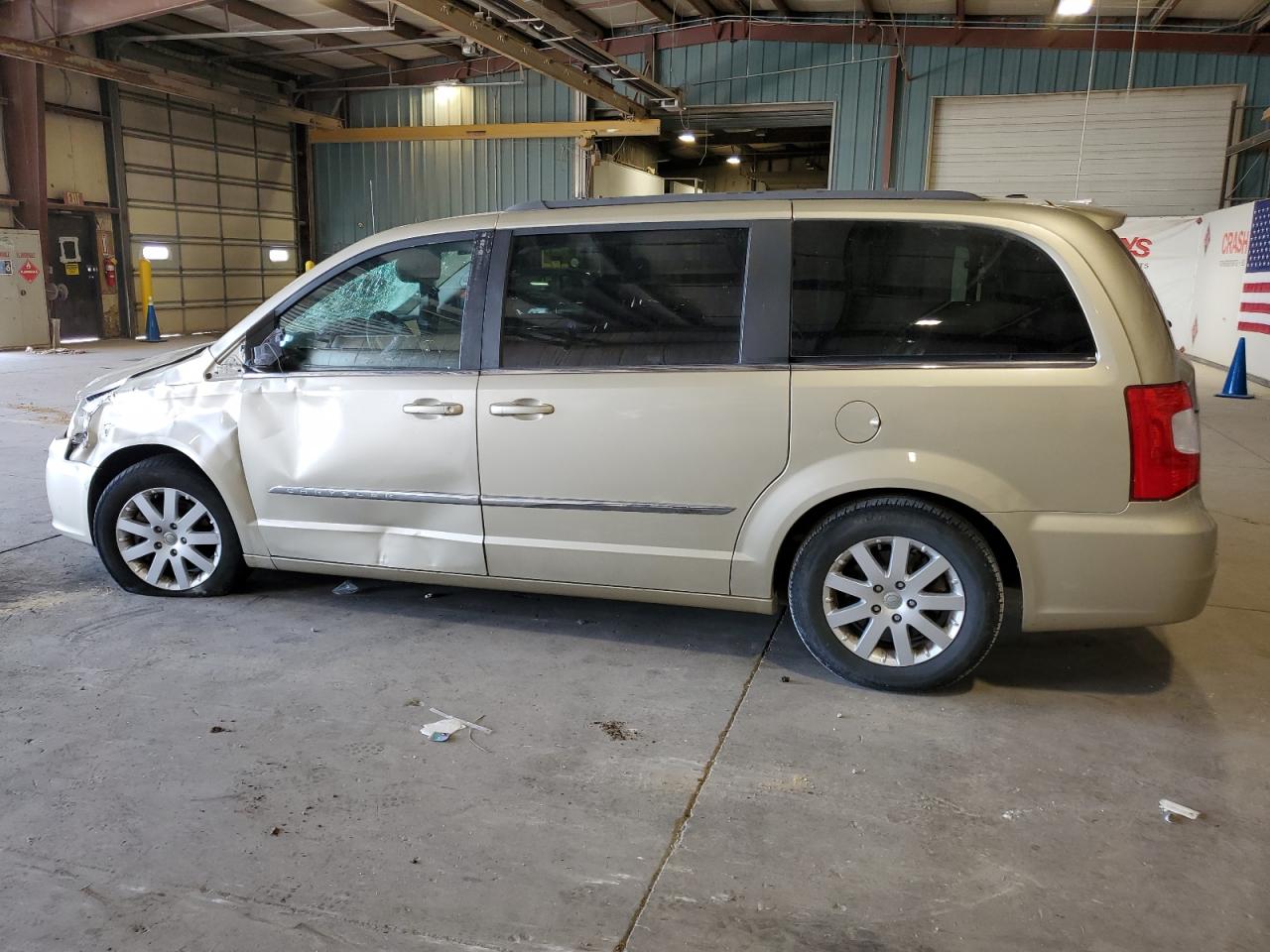 CHRYSLER TOWN & COUNTRY TOURING L