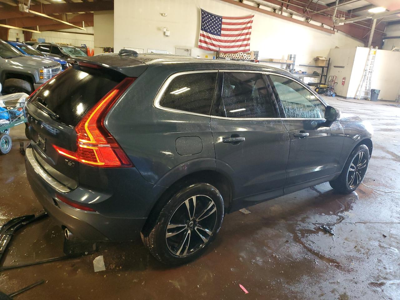 VOLVO XC60 T6 MOMENTUM