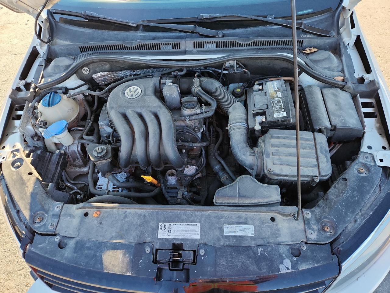 VOLKSWAGEN JETTA BASE