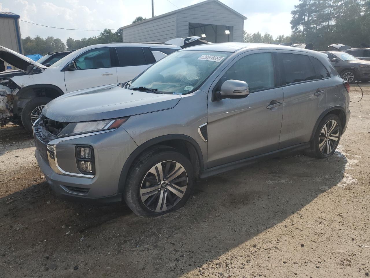 MITSUBISHI OUTLANDER SE