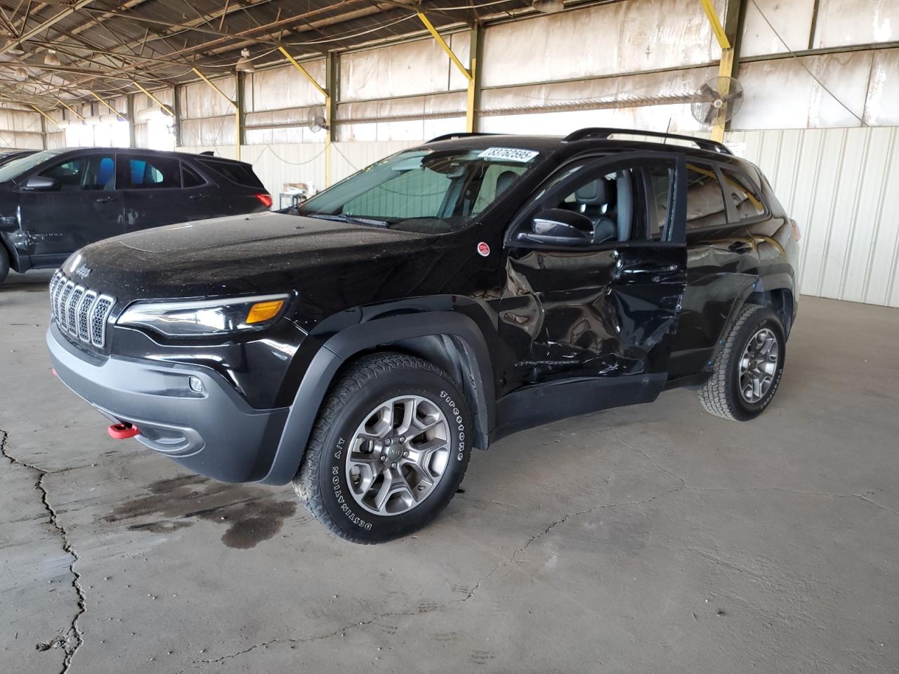  Salvage Jeep Cherokee