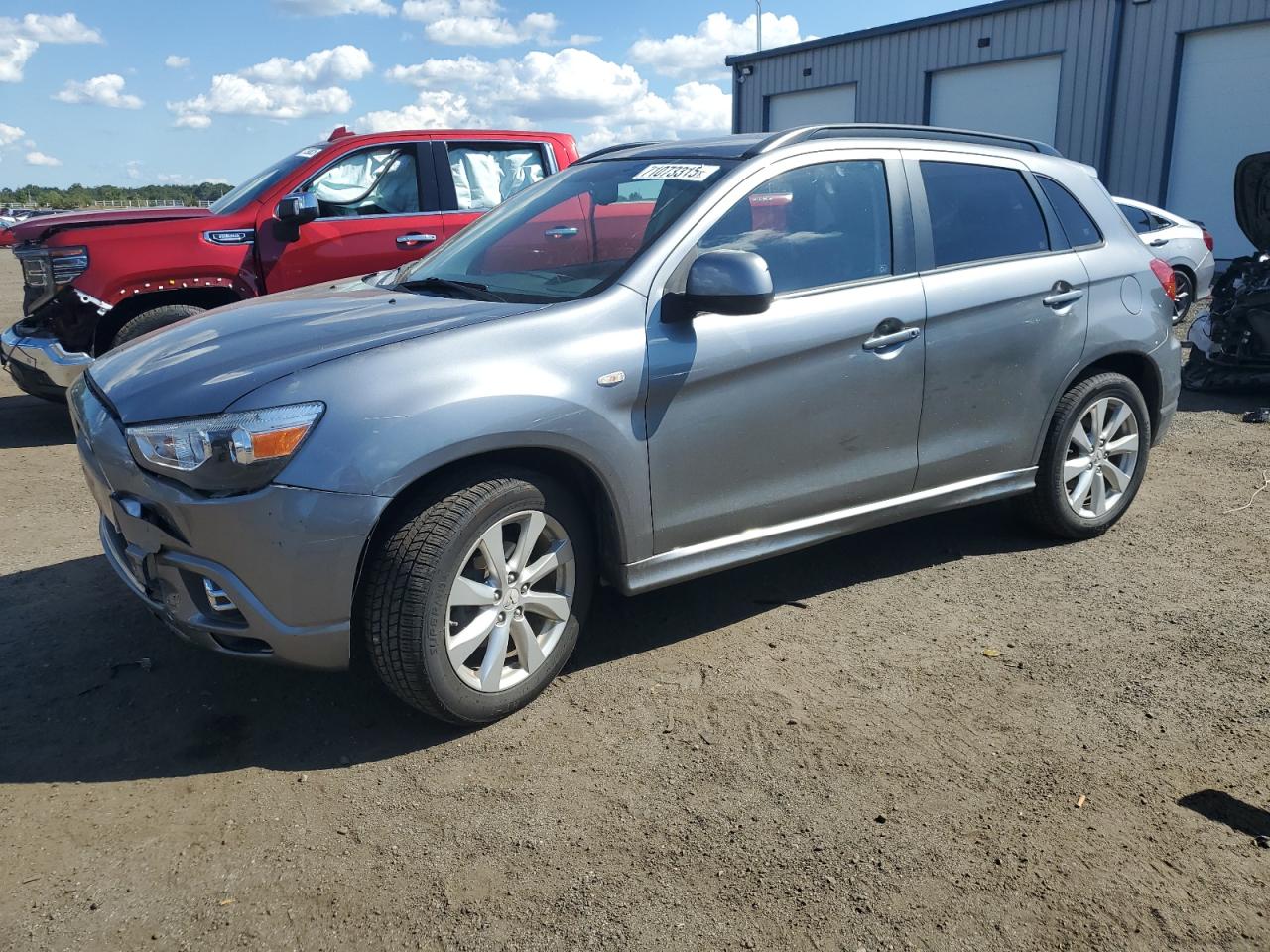 MITSUBISHI OUTLANDER SE