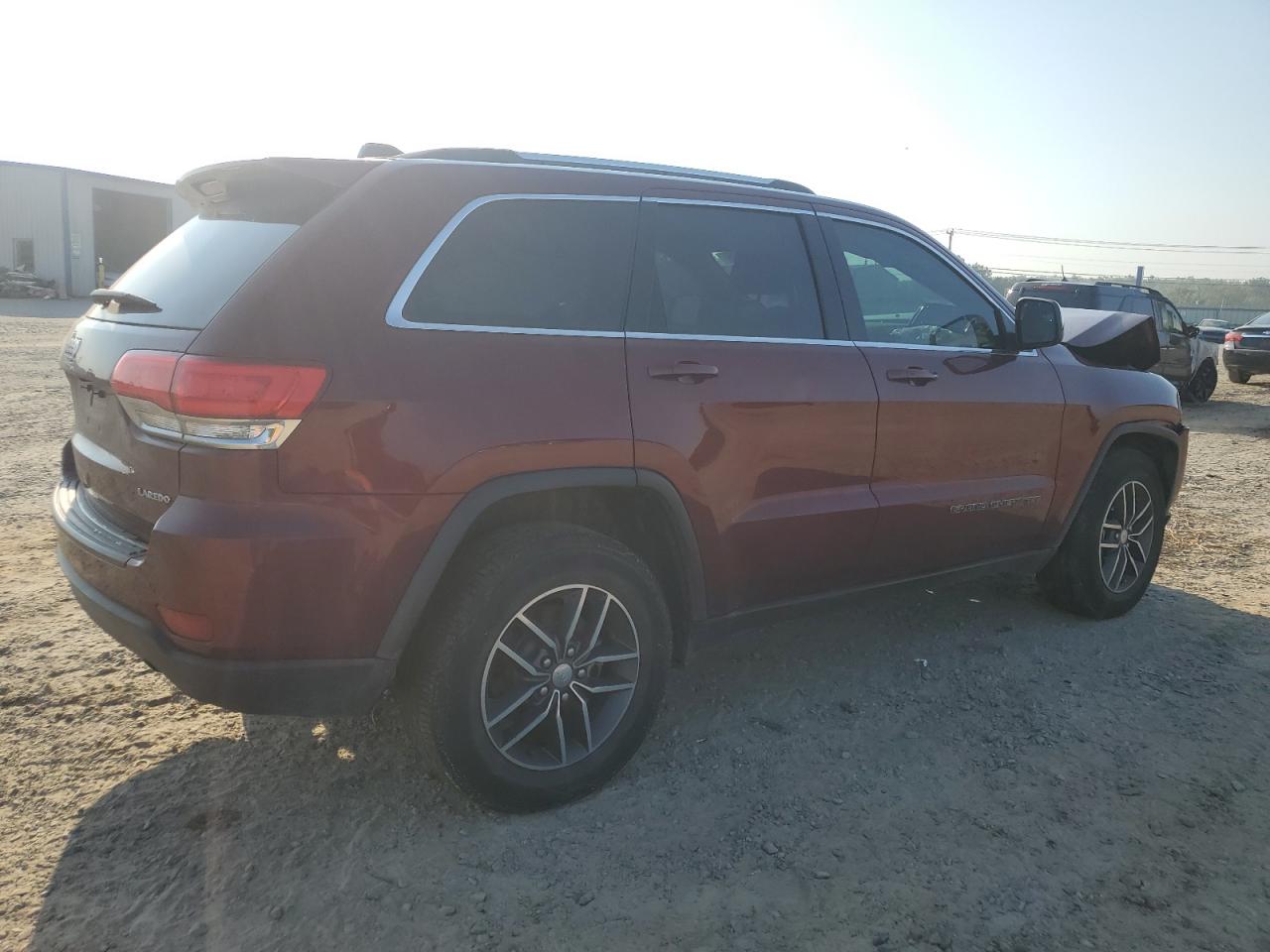 JEEP GRAND CHEROKEE LAREDO