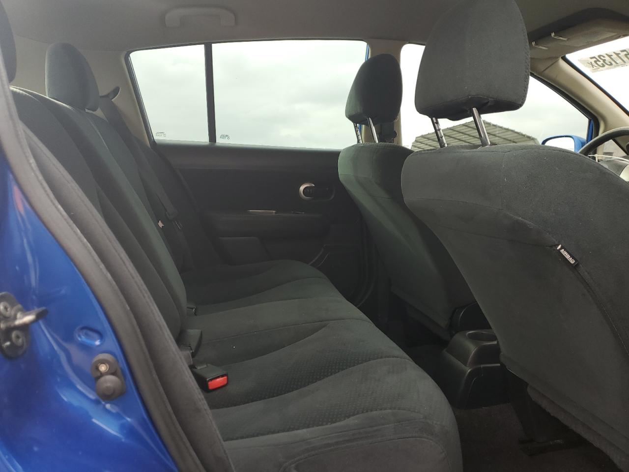 NISSAN VERSA S