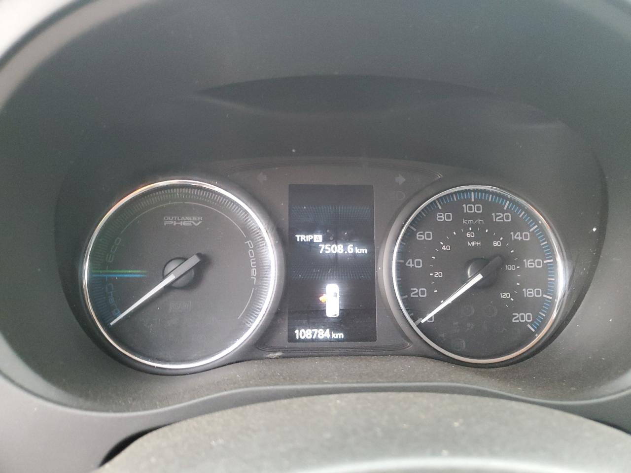 MITSUBISHI OUTLANDER SE