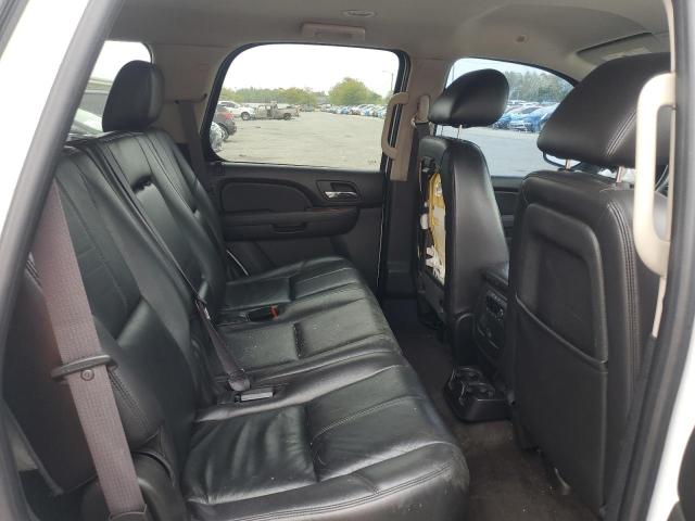 2011 CHEVROLET TAHOE K150 - 1GNSKBE05BR210655