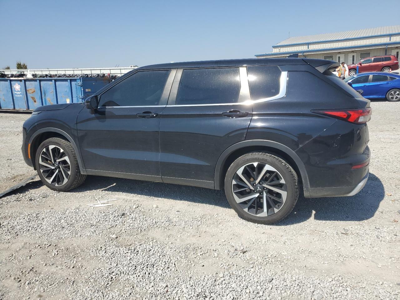 MITSUBISHI OUTLANDER SE