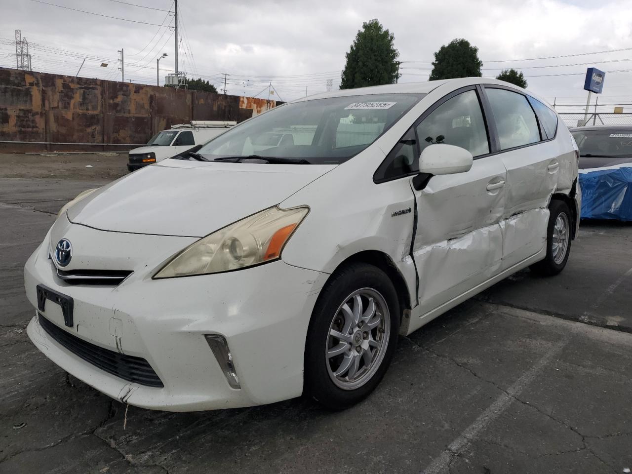 TOYOTA PRIUS V
