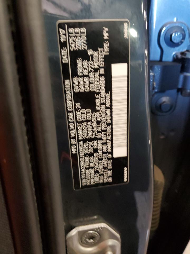 VOLVO XC60 T6 MOMENTUM