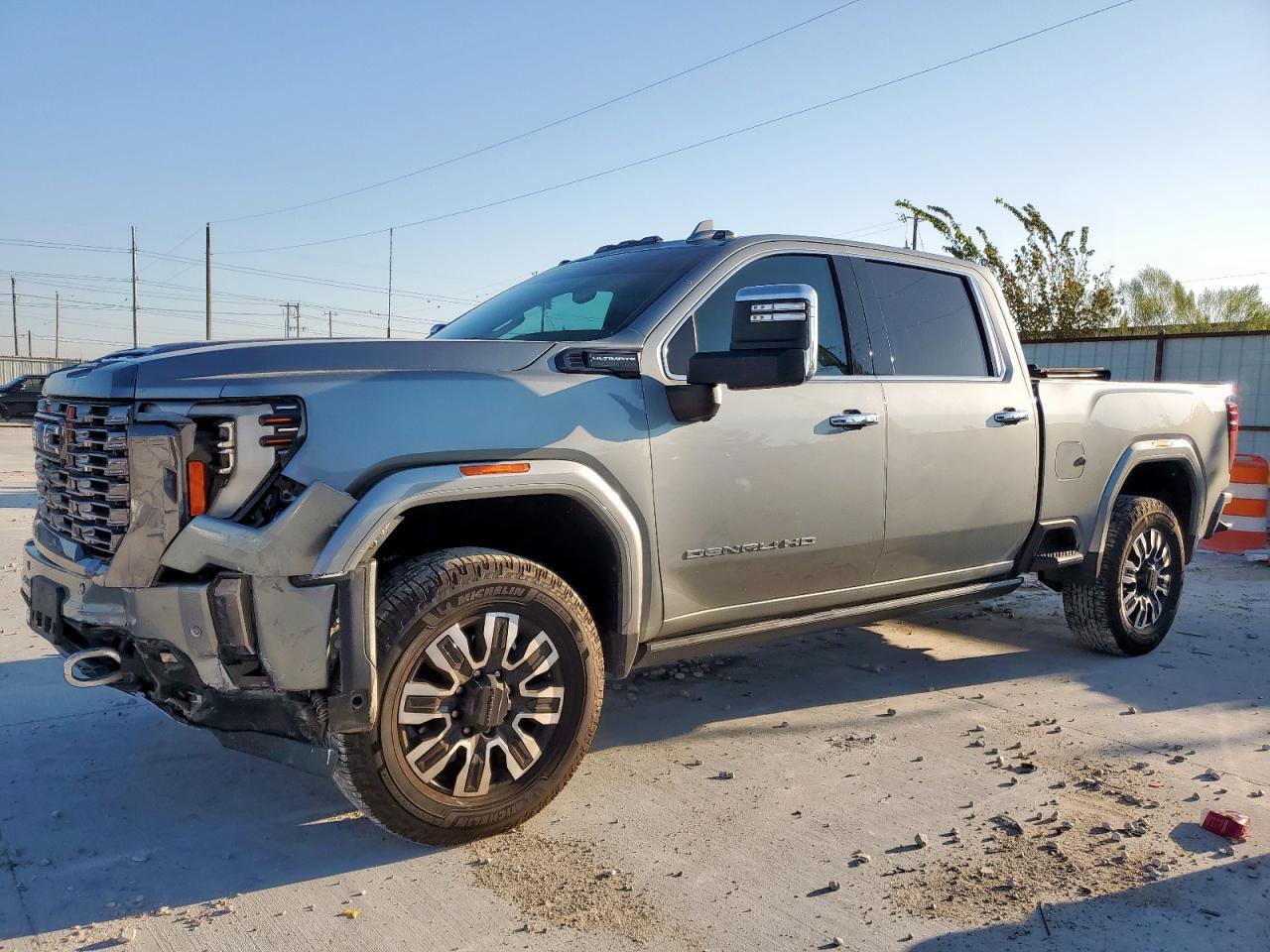 GMC SIERRA K2500 DENALI ULTIMATE