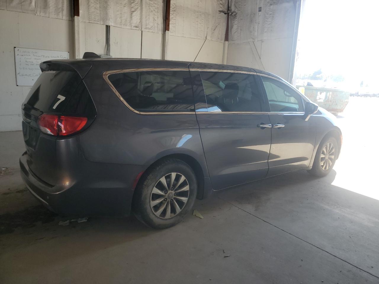 CHRYSLER PACIFICA TOURING PLUS