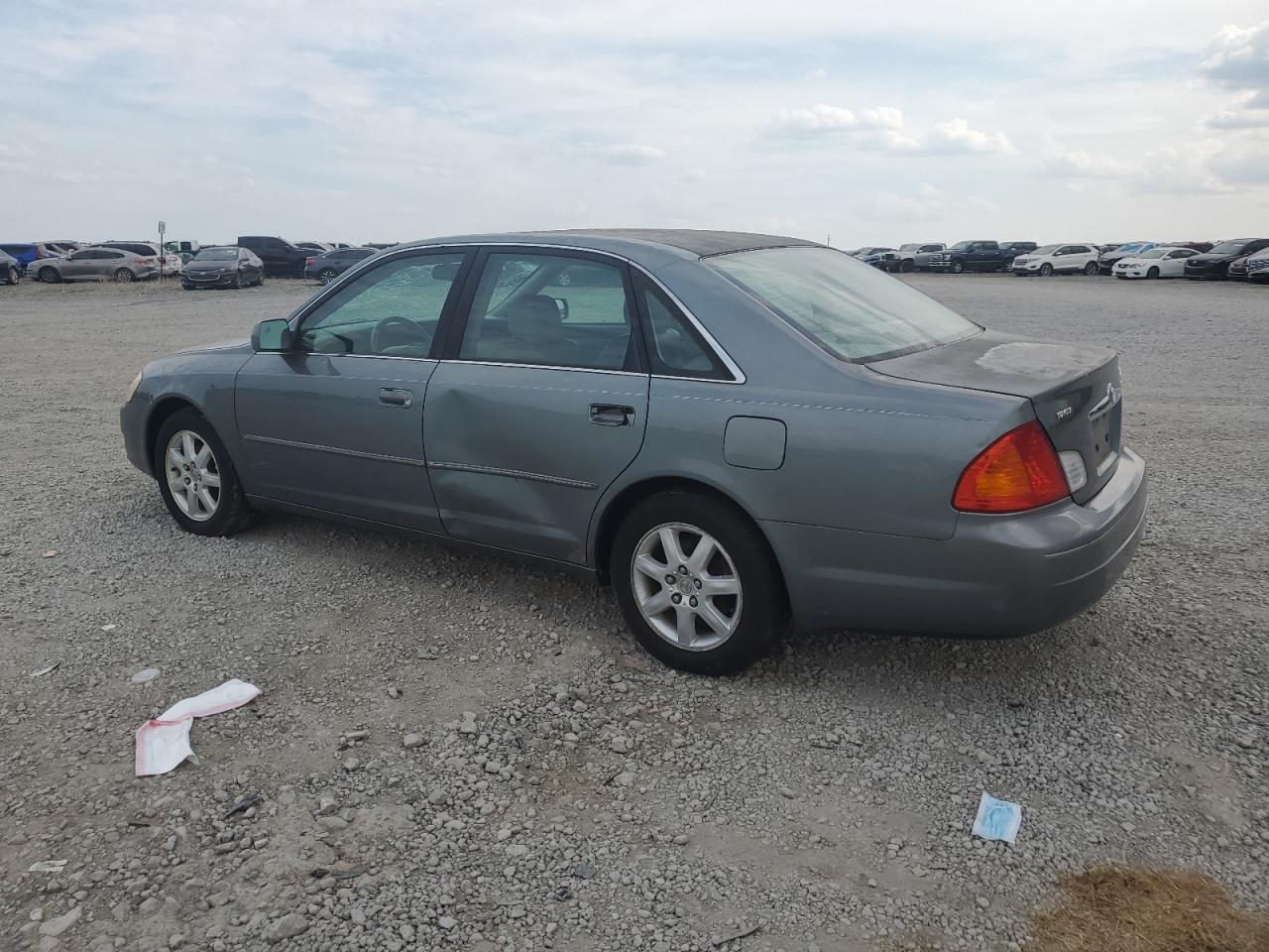 Lot #3277260103 2000 TOYOTA AVALON XL