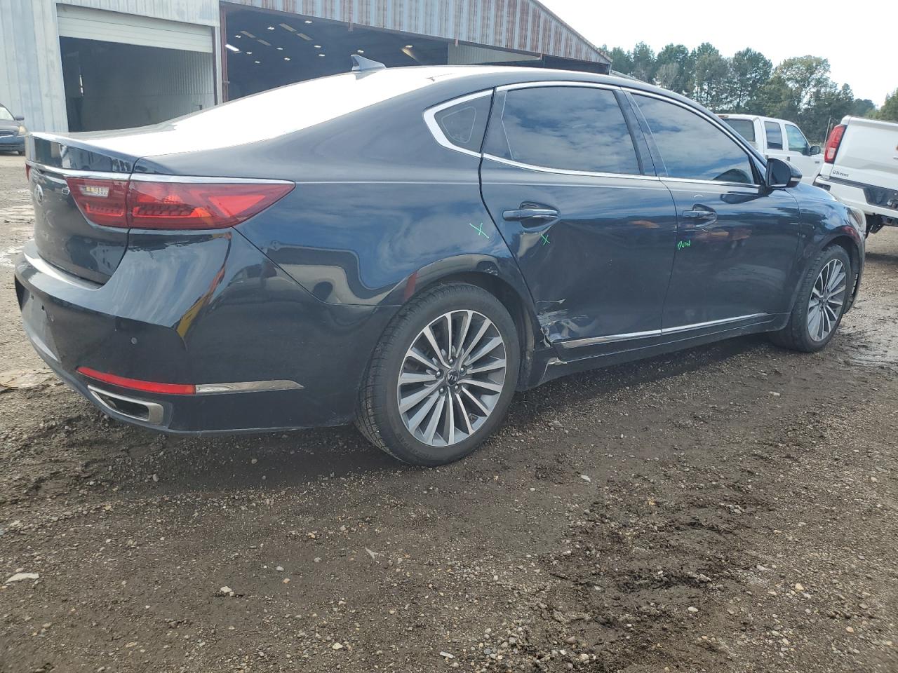 KIA CADENZA PREMIUM