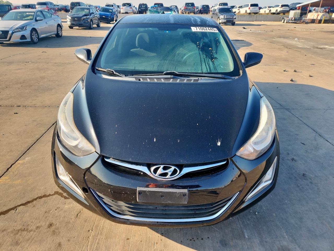 HYUNDAI ELANTRA SE