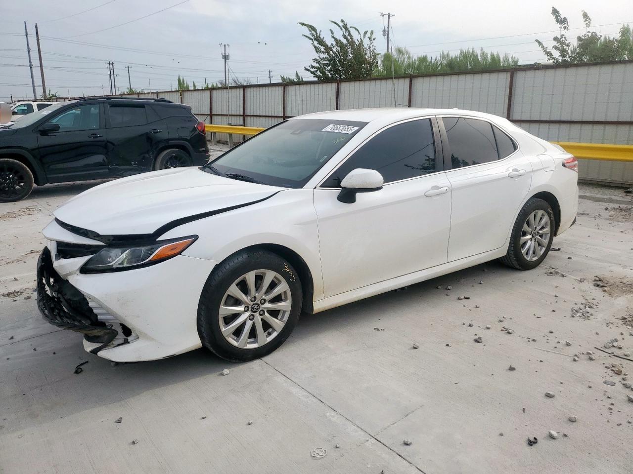 TOYOTA CAMRY LE