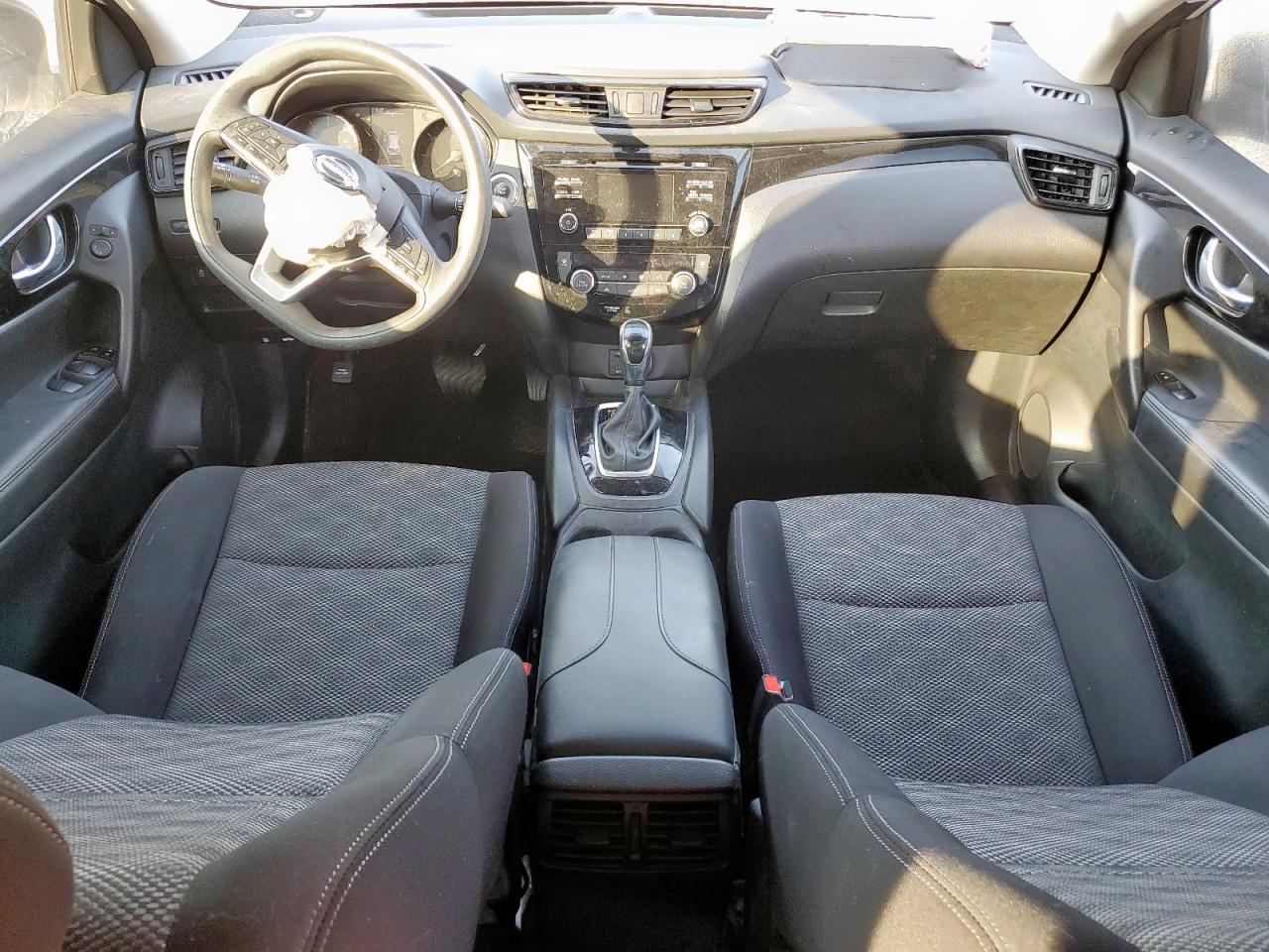 NISSAN ROGUE SPORT S