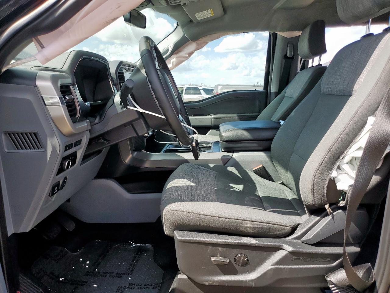 FORD F-150 LIGHTNING PRO