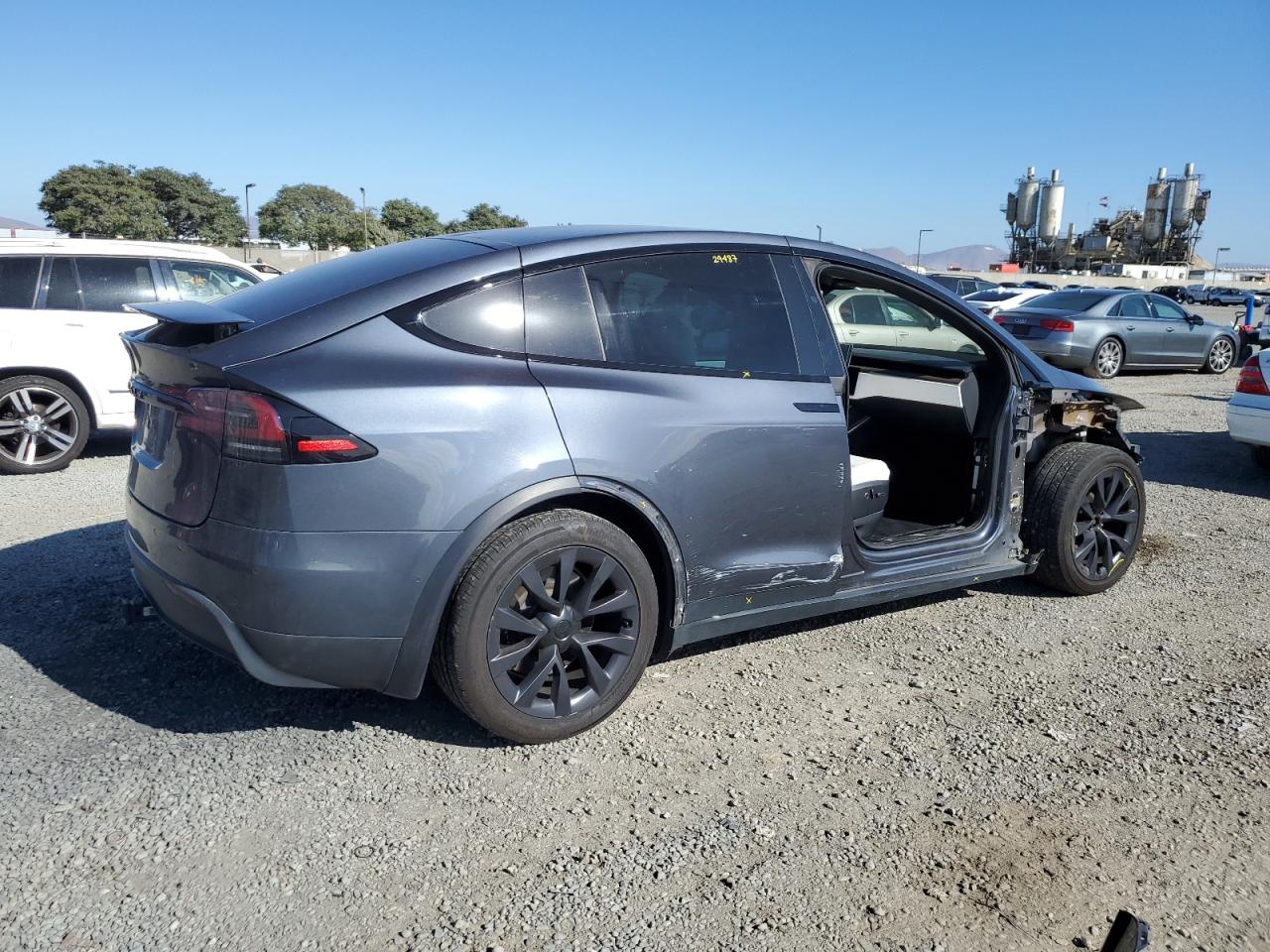 TESLA MODEL X