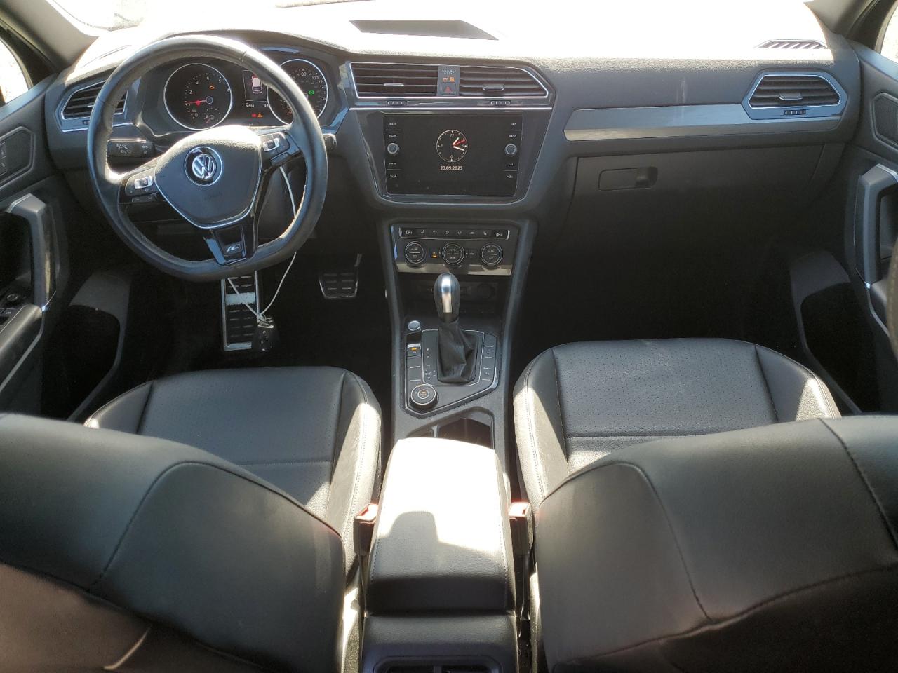 VOLKSWAGEN TIGUAN SE