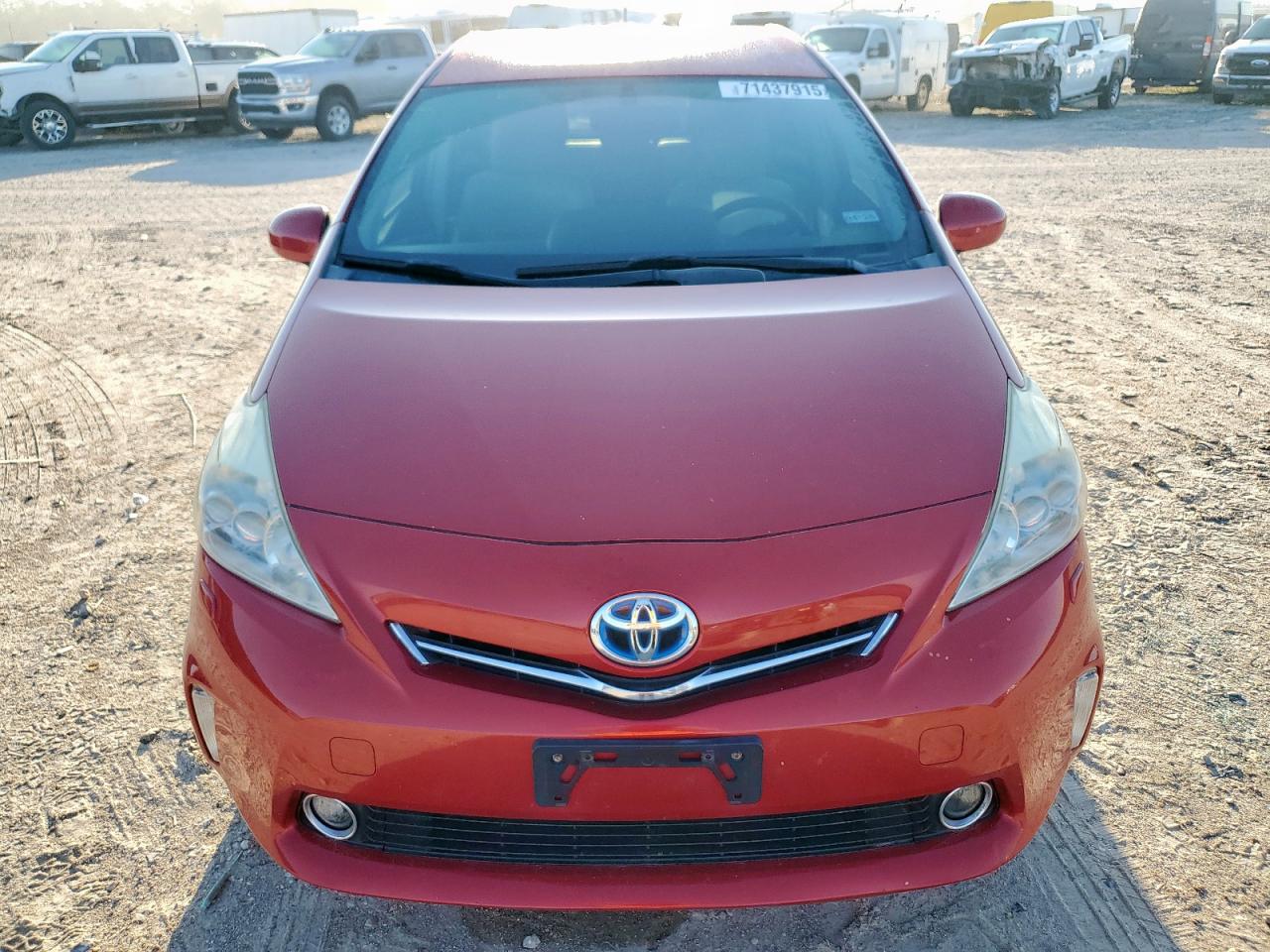 TOYOTA PRIUS V